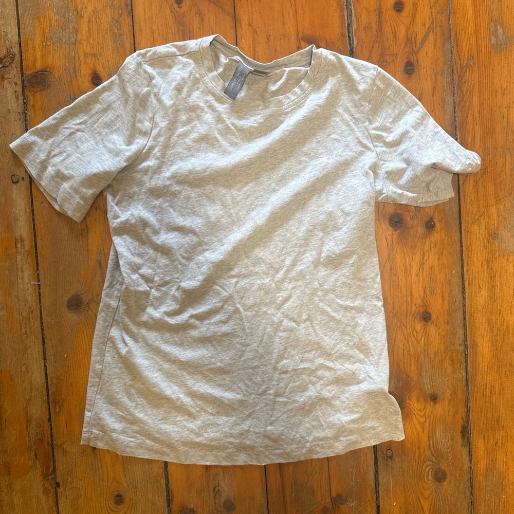 Sweaty Betty Short Sleeve Crew Tee in Heather Gray